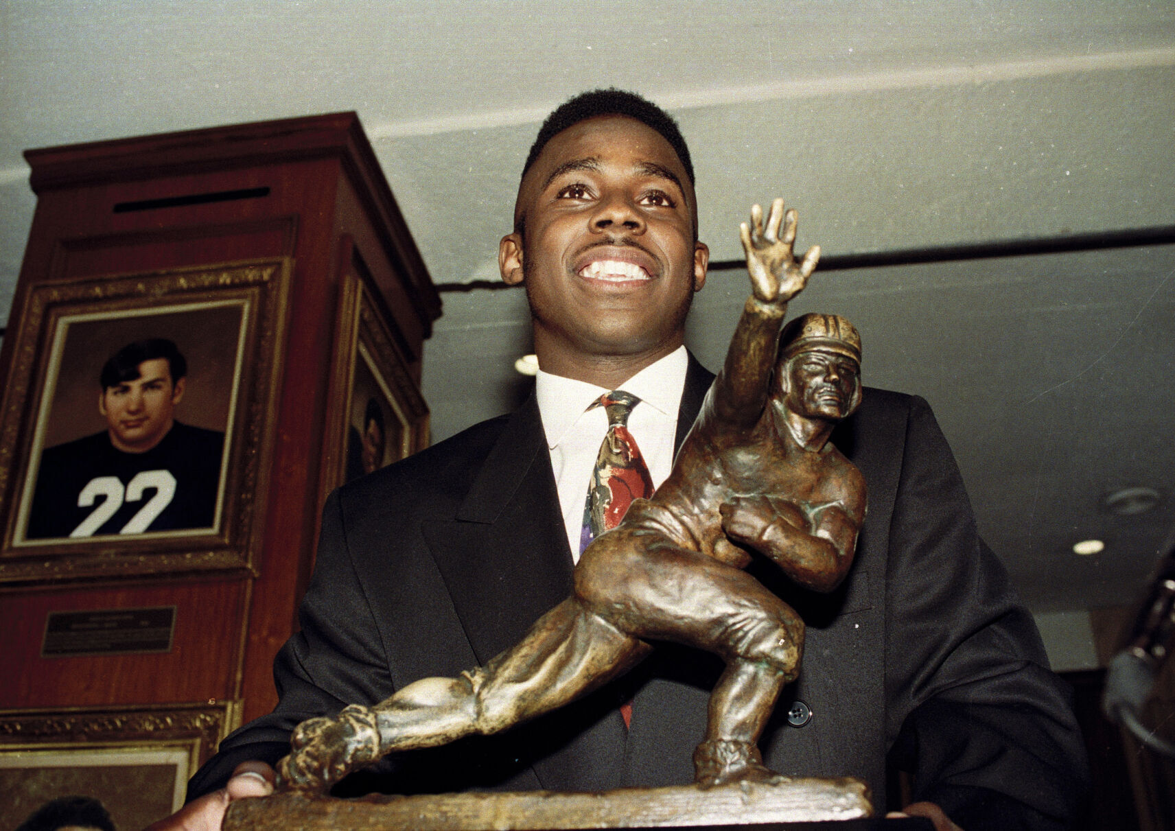 1991: Michigan’s Desmond Howard celebrates with 'Heisman Pose' in win over Ohio State